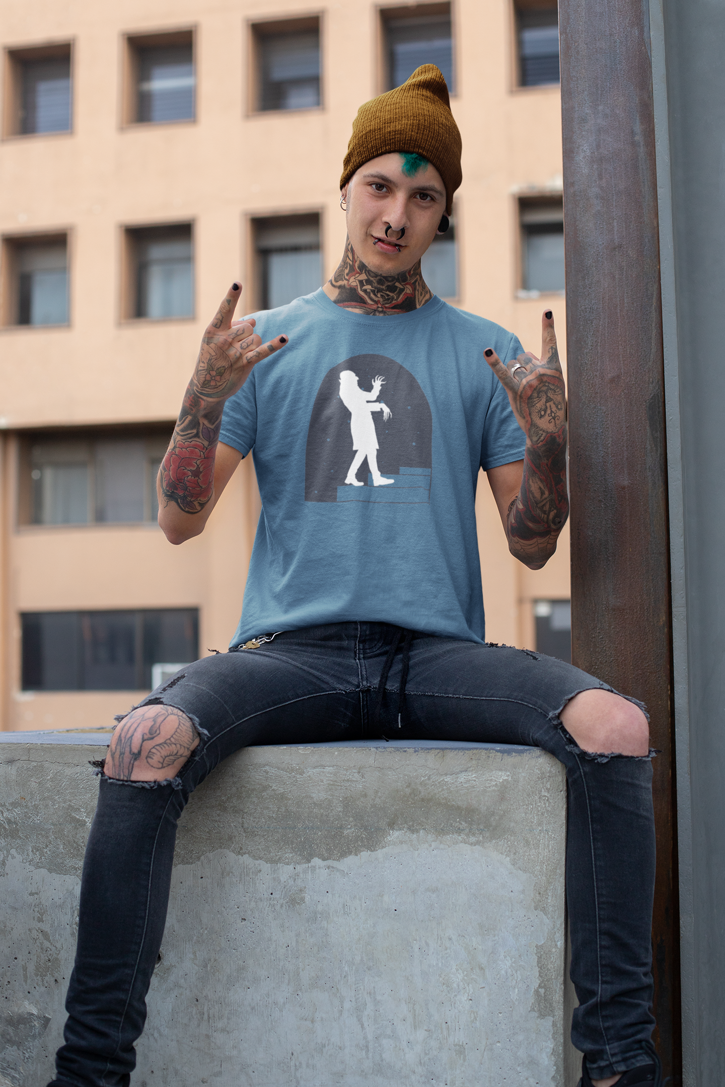 Camiseta de la película de terror Nosferatu - Estampado negro mate, unisex, de algodón grueso, con escena de escalera de vampiros, ropa gótica para fans del terror, un clásico de culto.