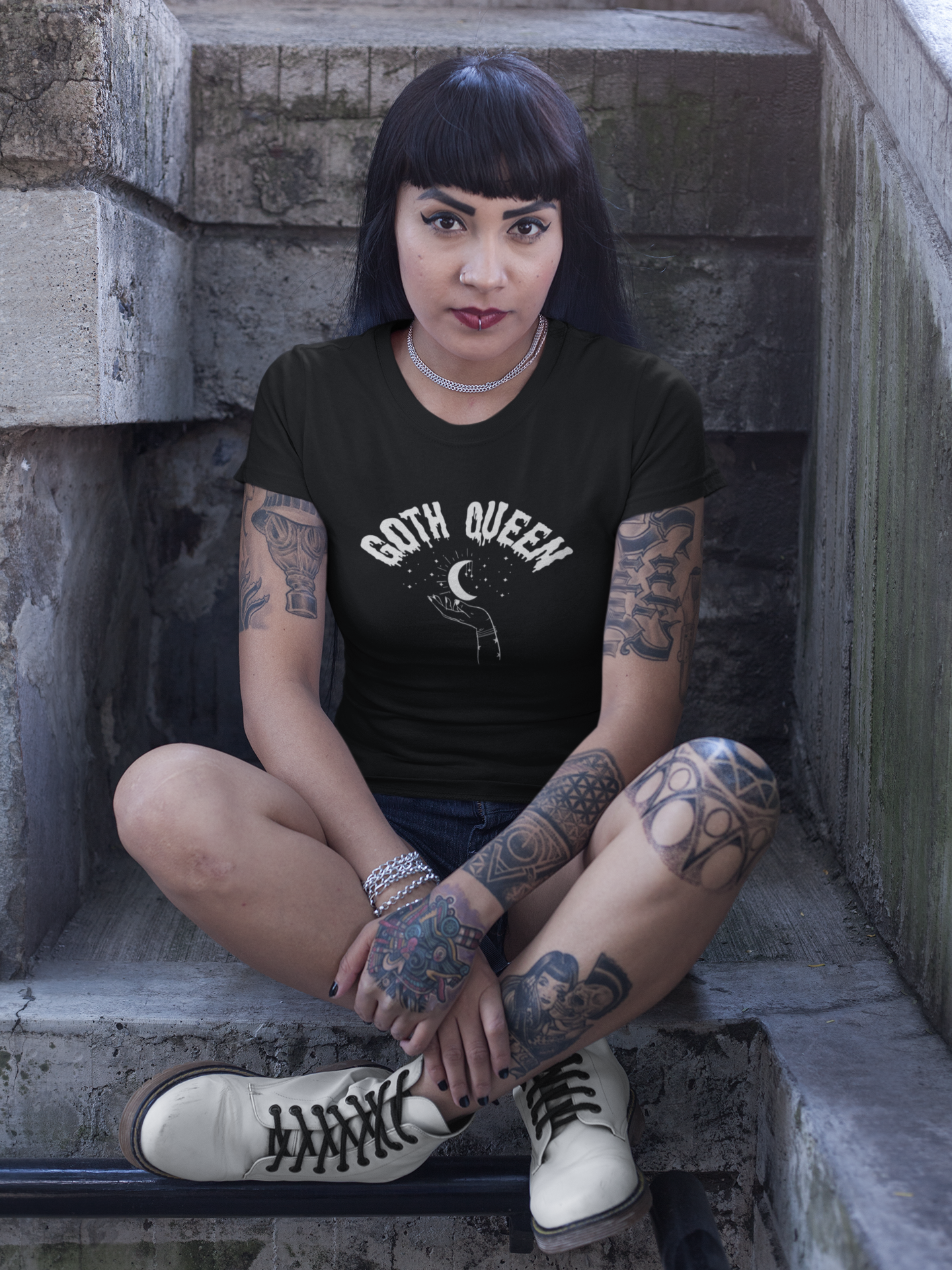 Camiseta Gótica Reina Luna, Camiseta Gótica para Mujer, Top Oscuro, Ropa Gótica, Camiseta con Fases Lunares