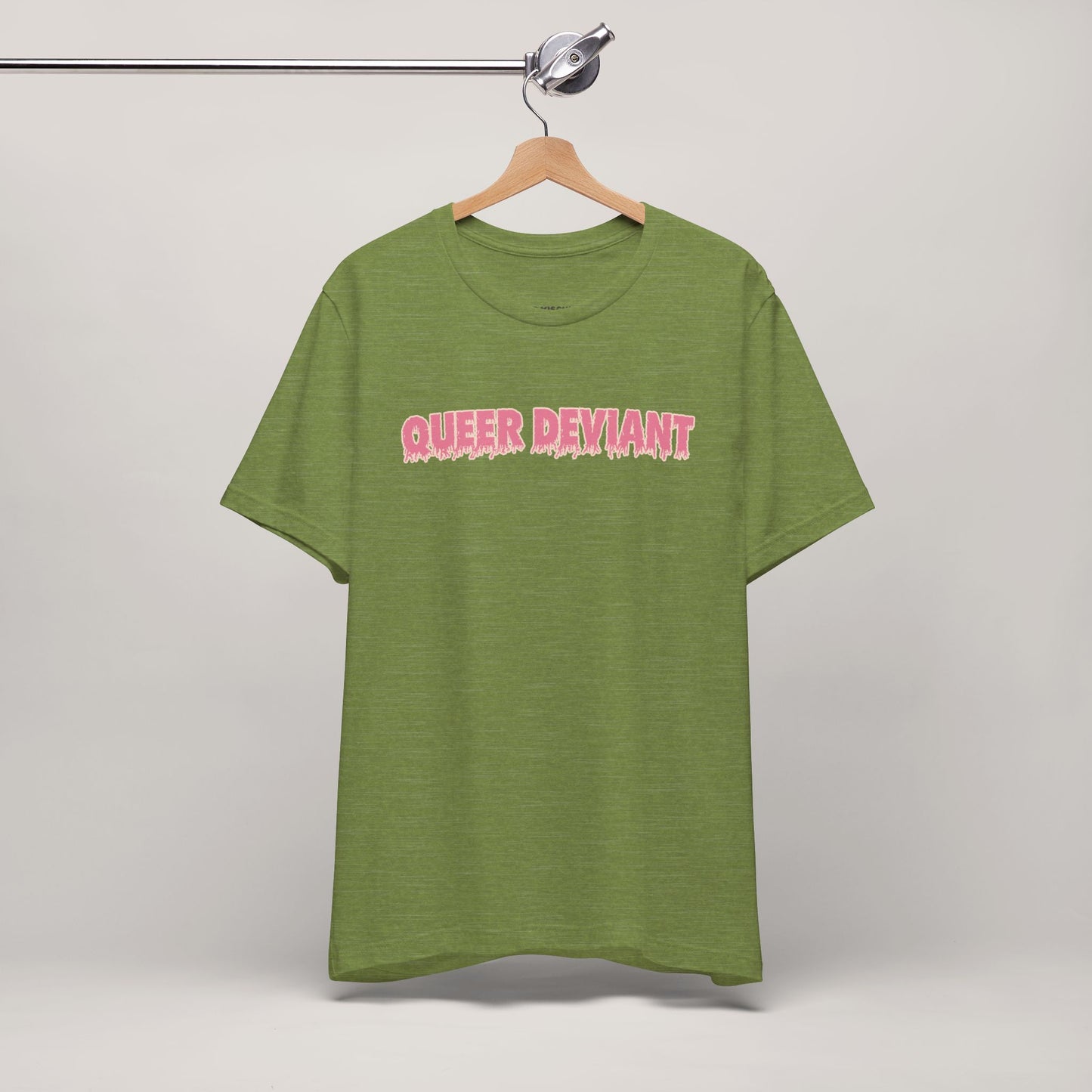 Camiseta de manga corta queer desviada: camiseta de orgullo audaz, top unisex de verano, regalo LGBTQ divertido, ropa para festivales, camiseta llamativa, colorida