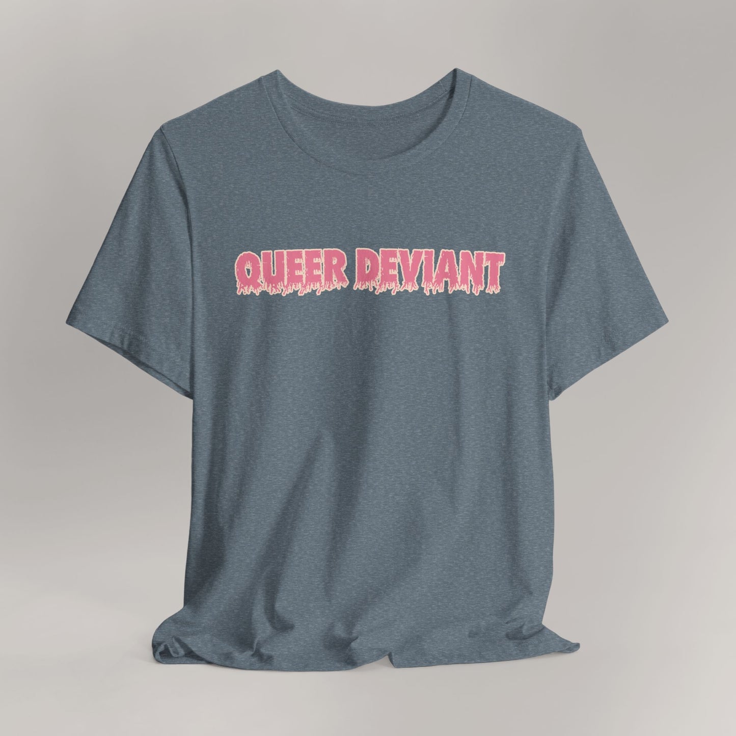 Camiseta de manga corta queer desviada: camiseta de orgullo audaz, top unisex de verano, regalo LGBTQ divertido, ropa para festivales, camiseta llamativa, colorida