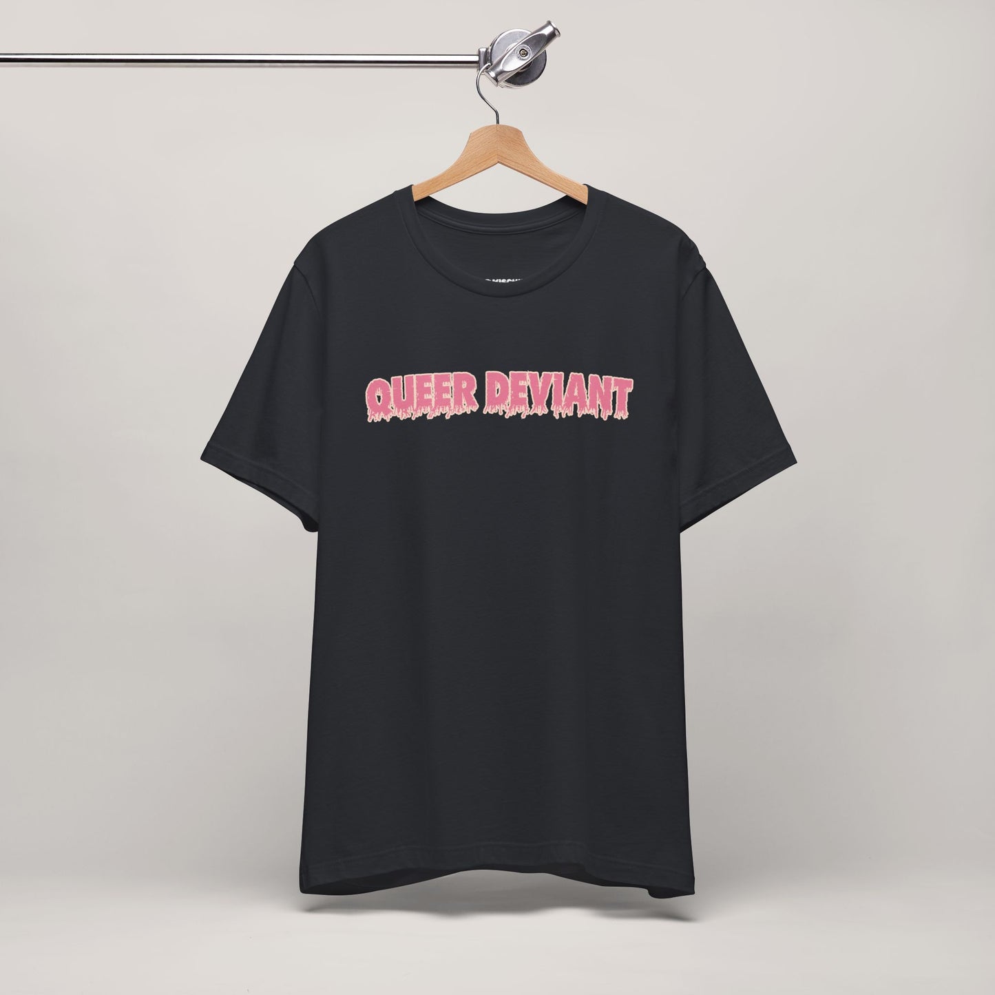 Camiseta de manga corta queer desviada: camiseta de orgullo audaz, top unisex de verano, regalo LGBTQ divertido, ropa para festivales, camiseta llamativa, colorida