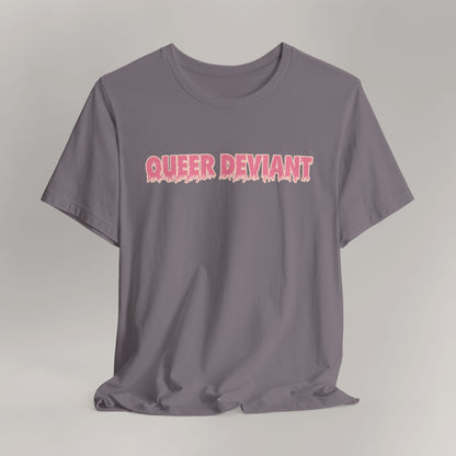 Camiseta de manga corta queer desviada: camiseta de orgullo audaz, top unisex de verano, regalo LGBTQ divertido, ropa para festivales, camiseta llamativa, colorida