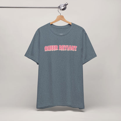 Camiseta de manga corta queer desviada: camiseta de orgullo audaz, top unisex de verano, regalo LGBTQ divertido, ropa para festivales, camiseta llamativa, colorida
