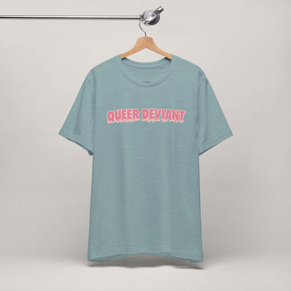 Camiseta de manga corta queer desviada: camiseta de orgullo audaz, top unisex de verano, regalo LGBTQ divertido, ropa para festivales, camiseta llamativa, colorida